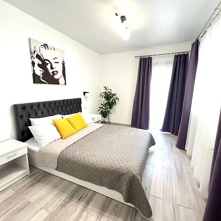 Osapart Comfortable Apartment In A Complex Great Britain Lviv Exterior photo