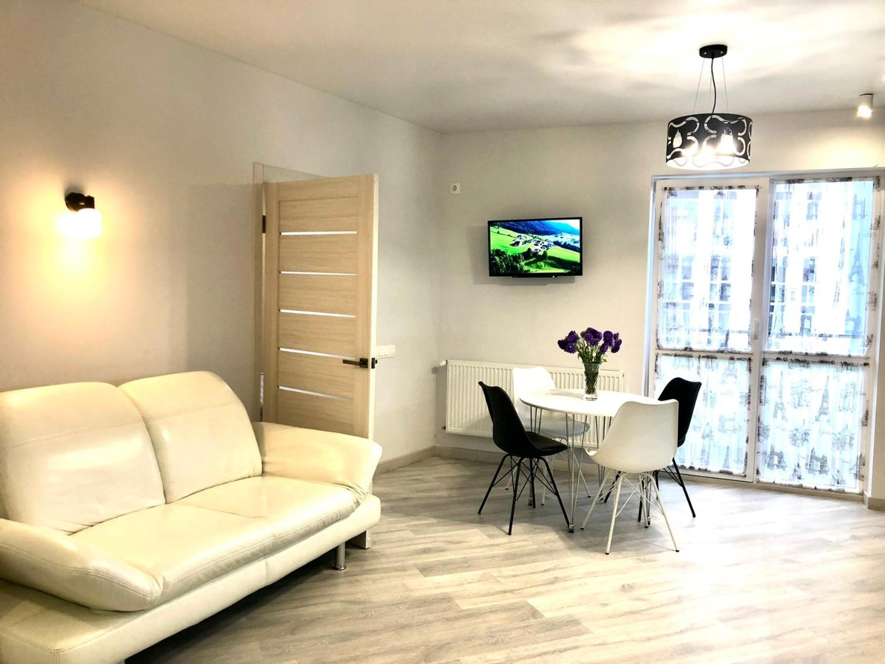 Osapart Comfortable Apartment In A Complex Great Britain Lviv Exterior photo