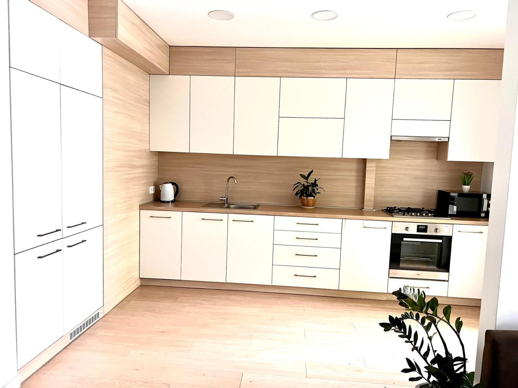 Osapart Comfortable Apartment In A Complex Great Britain Lviv Exterior photo