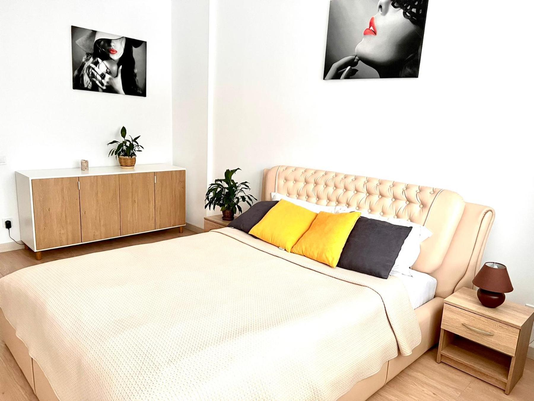 Osapart Comfortable Apartment In A Complex Great Britain Lviv Exterior photo